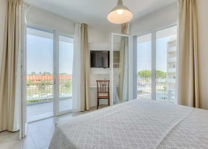 Apartaments Suites Ambassador